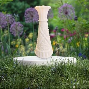 Anchor Hocking Stars & Bars Milk Glass Bud Vase Vintage 6 inch